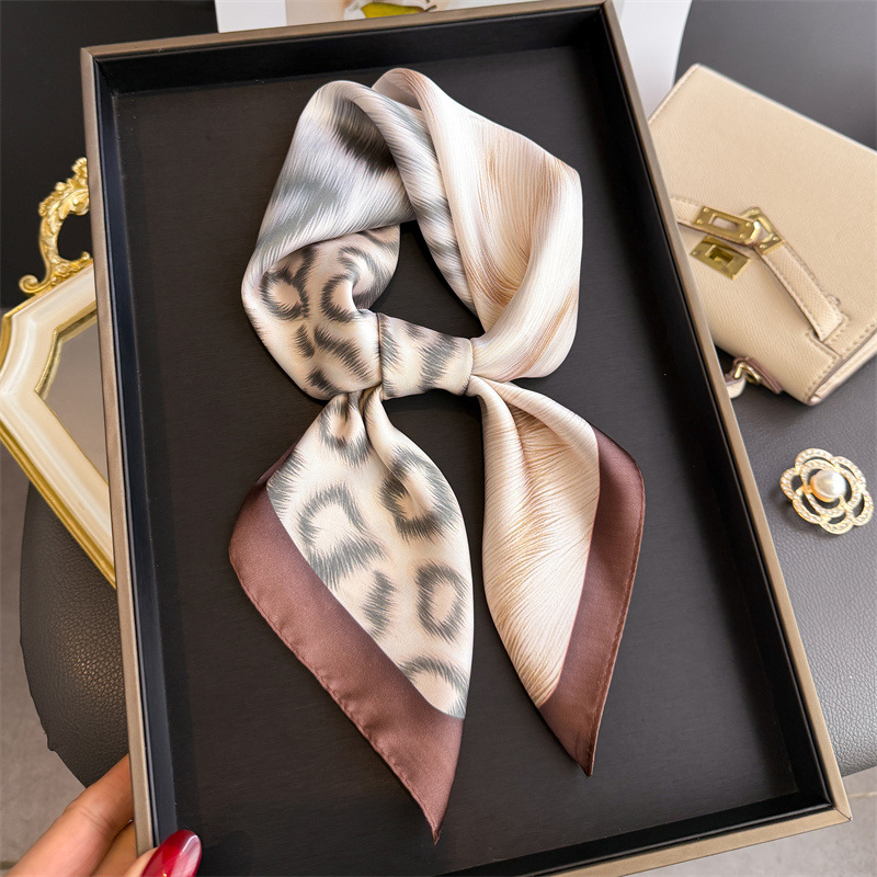 Scarf Silk Square - Luksusowa damska kwadratowa apaszka jedwabna w