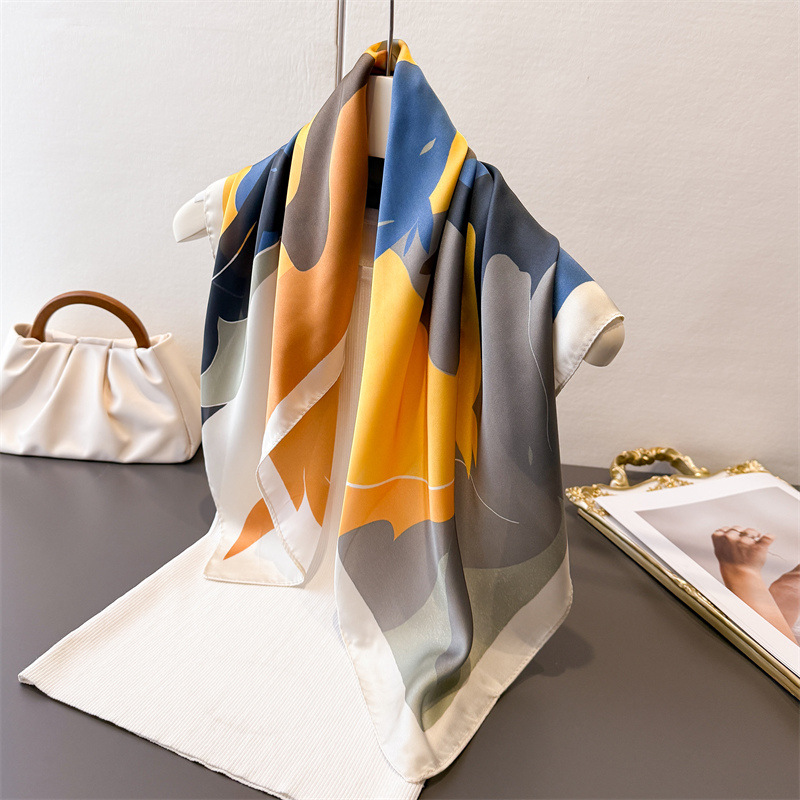 Nowa damska kwadratowa apaszka – Scarf Silk Square recenzja i cena