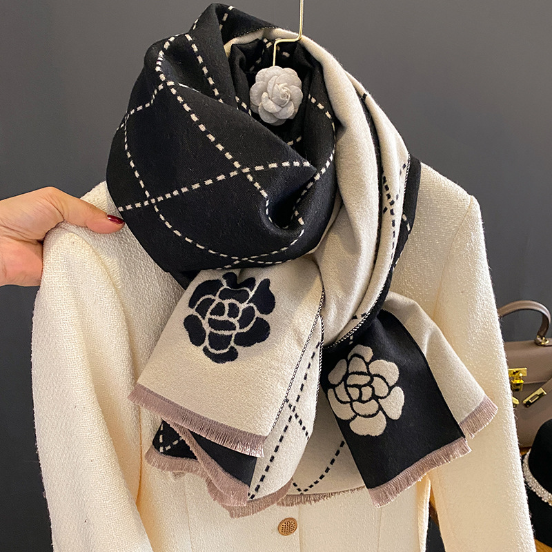 Zimowy szal damski, luksusowy  – Woven Scarf Blanket recenzja i cena